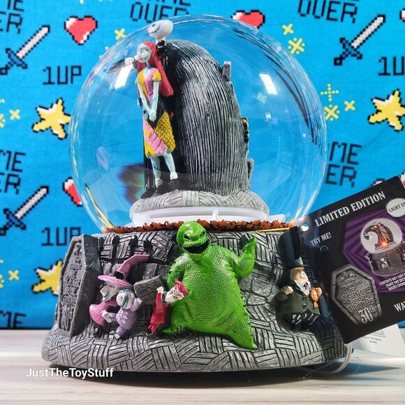 XL Limited Edition 30th Anniversary Nightmare Before Christmas Water Globe - Picture 5 of 7